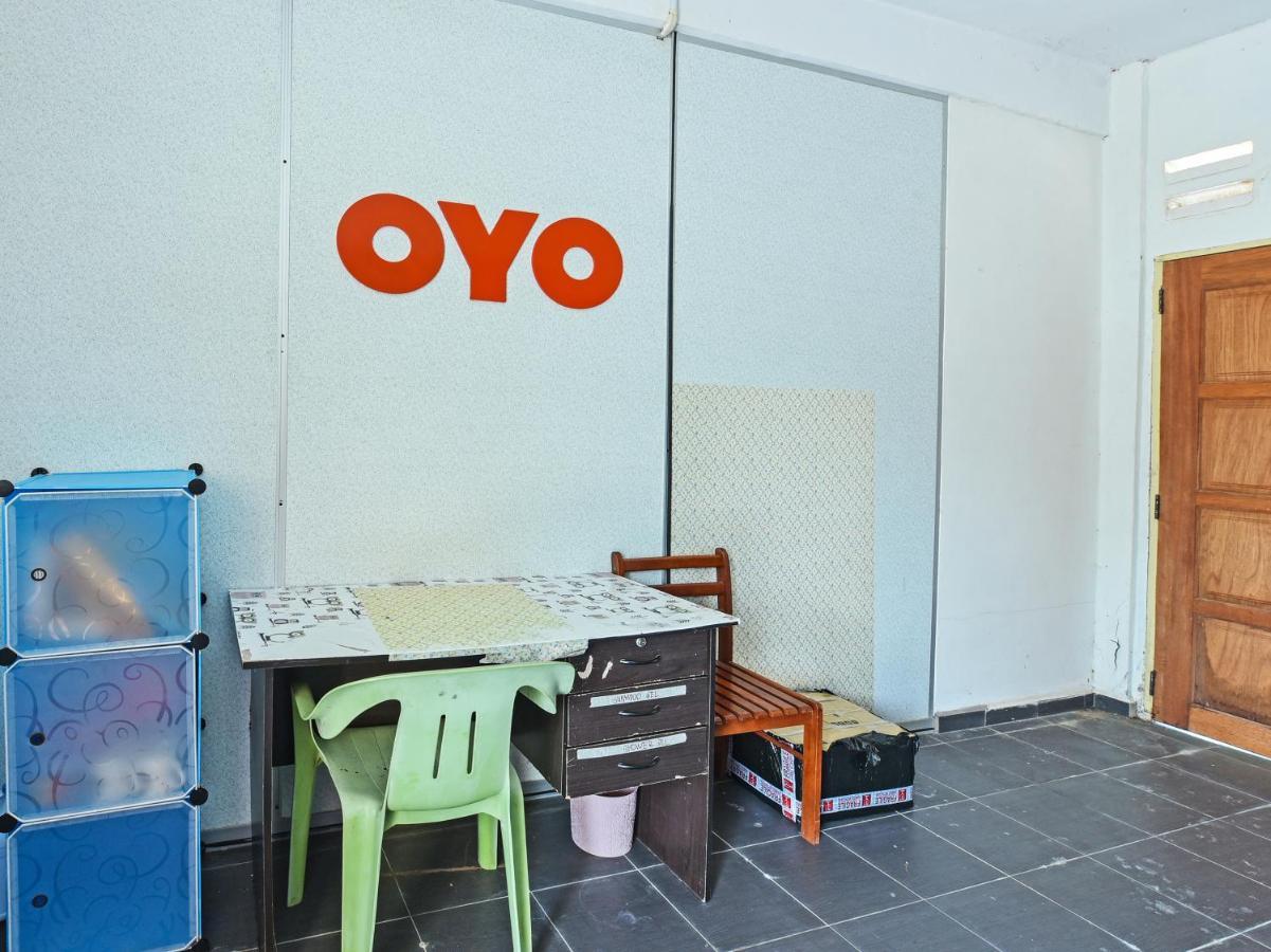 Oyo 90315 Chalet Pantai Rantau Panjang Kuala Rompin Exterior photo