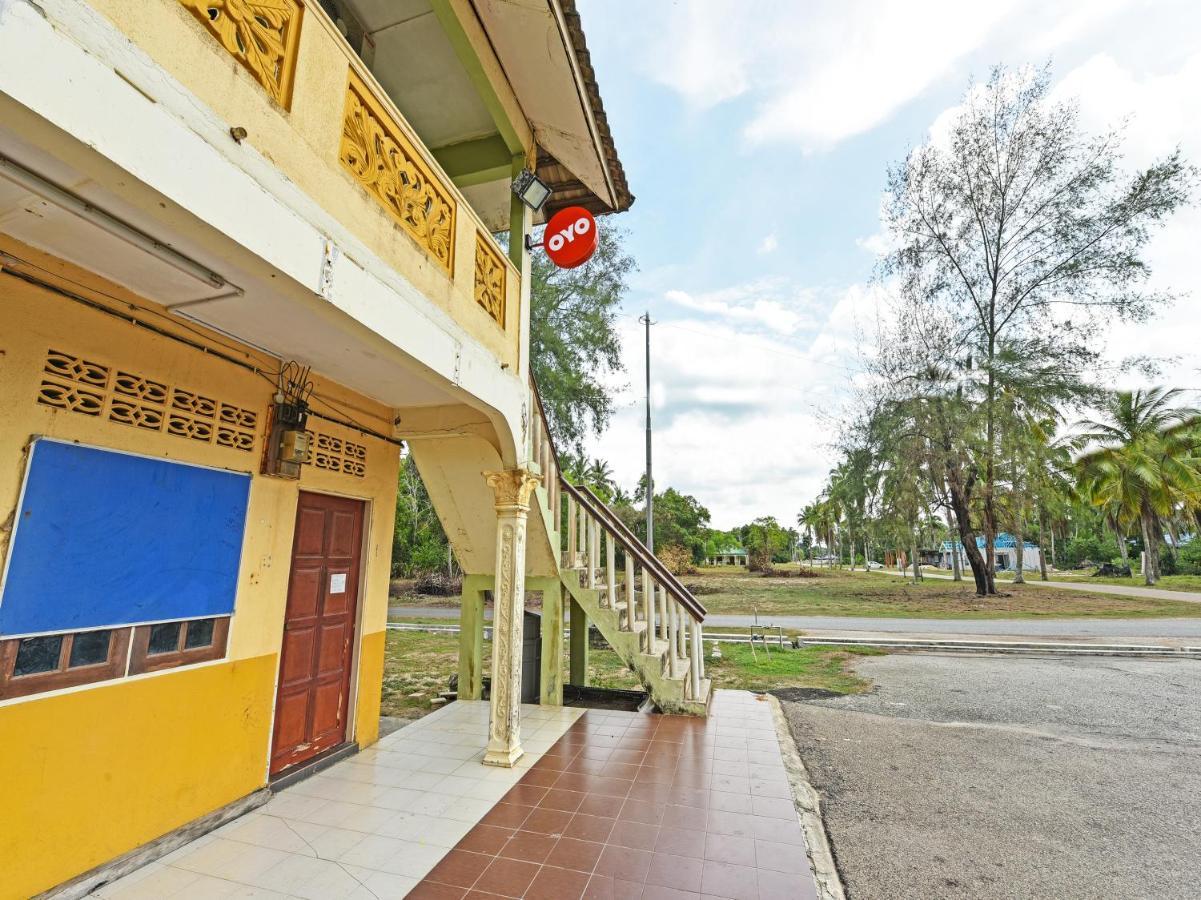 Oyo 90315 Chalet Pantai Rantau Panjang Kuala Rompin Exterior photo