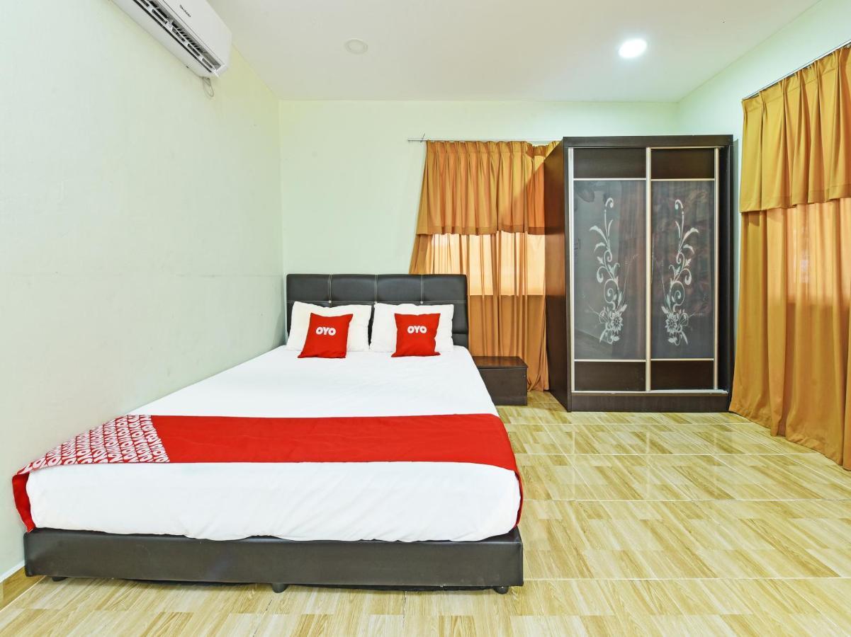 Oyo 90315 Chalet Pantai Rantau Panjang Kuala Rompin Exterior photo