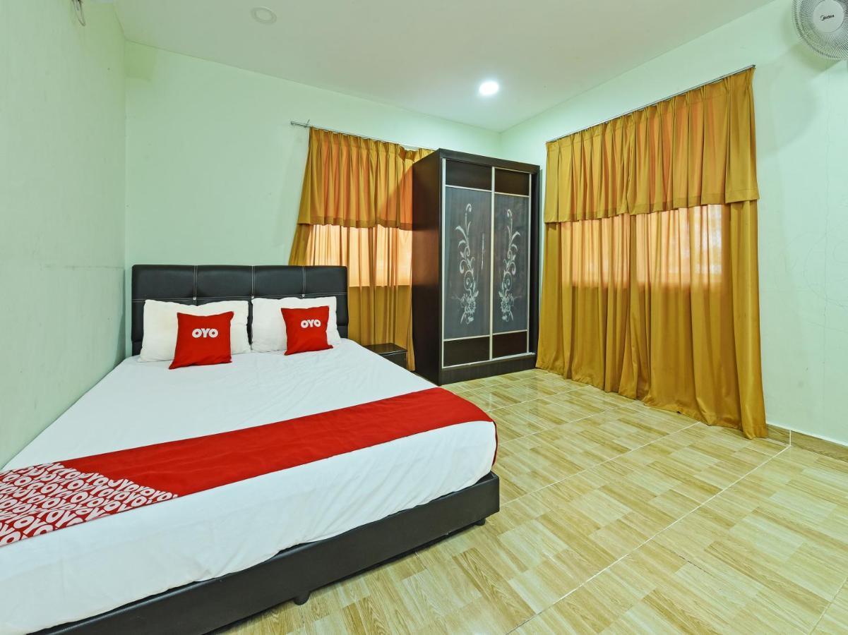 Oyo 90315 Chalet Pantai Rantau Panjang Kuala Rompin Exterior photo